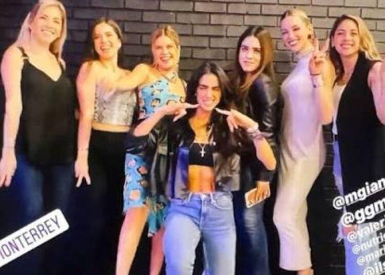 Mariana Rodríguez Como La Tía Paty - Vecinos Unidos