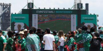 Despilfarro De Dinero En El Fan Fest - Vecinos Unidos