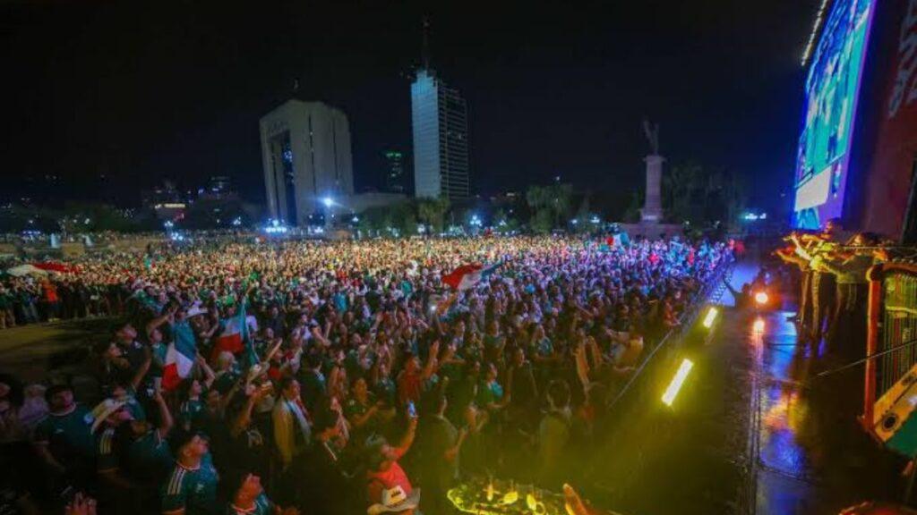Derroche En El Fan Fest - Vecinos Unidos