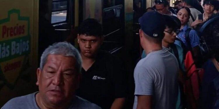 Línea 1 Metro - Vecinos Unidos
