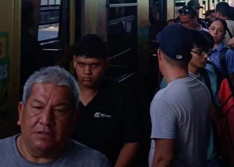 Línea 1 Metro - Vecinos Unidos
