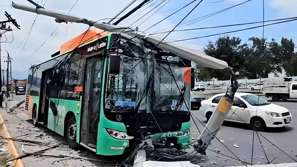 Violaciones-a-los-derechos-de-usuarios-de-camiones - Vecinos Unidos Accidentes De Camiones En Nuevo León - Vecinos Unidos