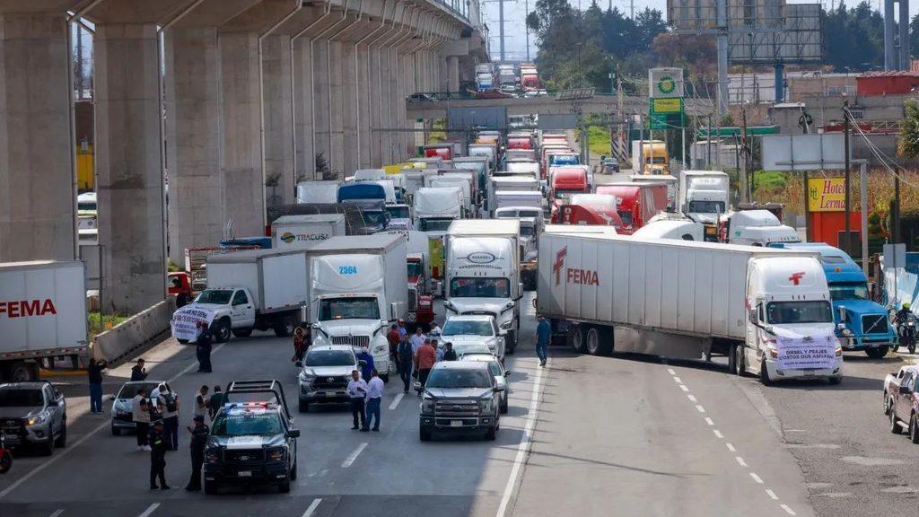 Vecinos-unidos-acuerdo-entre-segob-y-transportistas - Vecinos Unidos Bloqueos De Transportistas En Las Carreteras De México - Vecinos Unidos